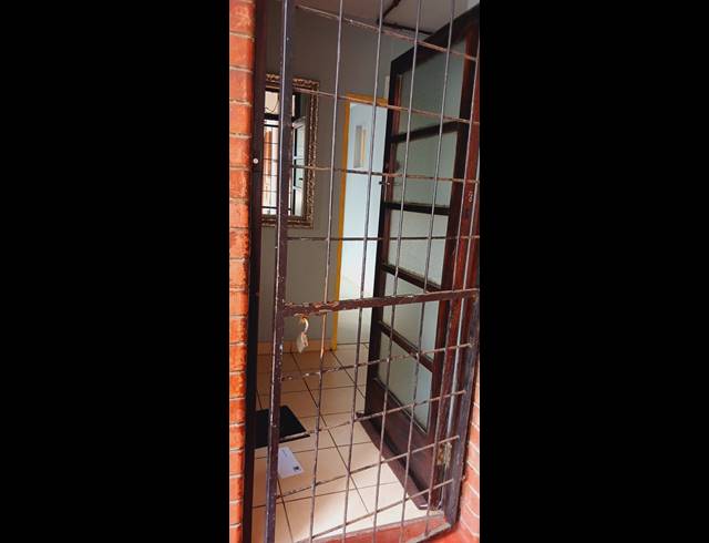1 BEDROOM ROOM TO LET IN DURBAN CENTRAL